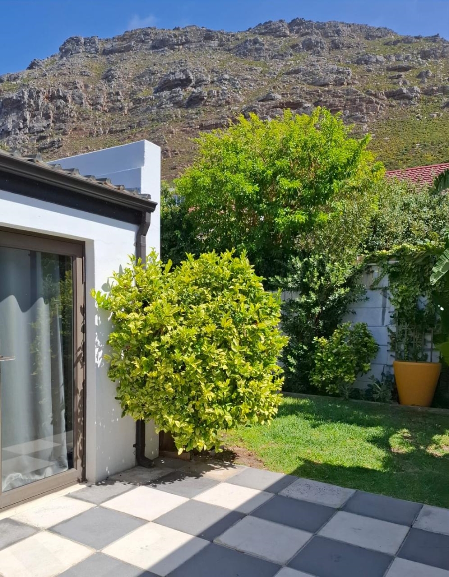 3 Bedroom Property for Sale in Lakeside Western Cape